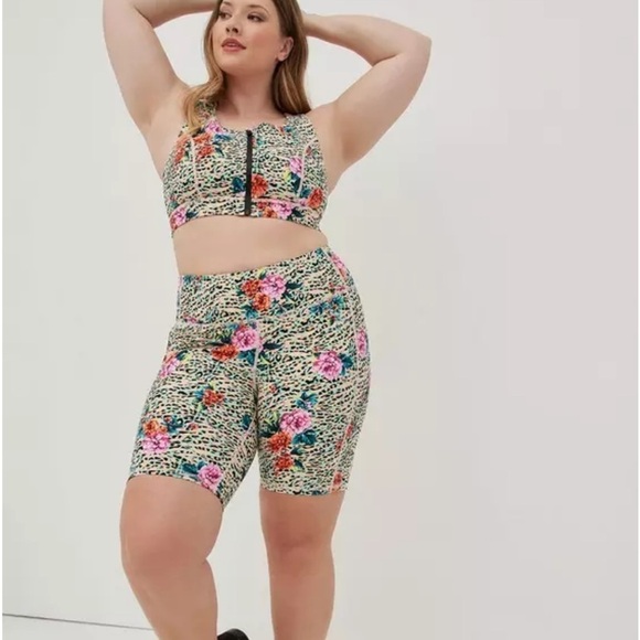 NWT Torrid Low-Impact Wireless Zip-Front Active Sports Bra 3X - Picture 2 of 8